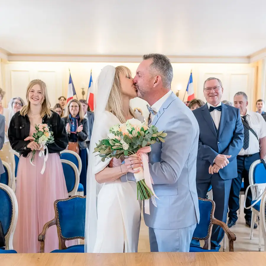 Échange des alliances à la mairie de Gretz-Armainvilliers